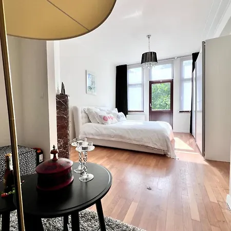 Chic Urban Heart Of The With Balcony Lägenhet Bryssel