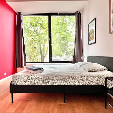 Bright Comfortable Loft In For 4 아파트 *