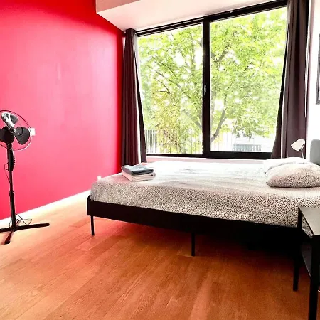 Bright Comfortable Loft In For 4 아파트 *