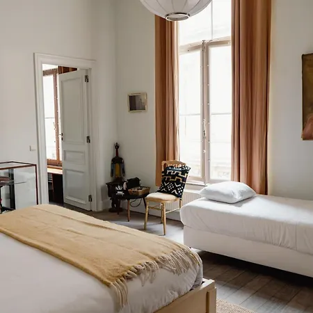 Les Du Vaudeville Hotel
