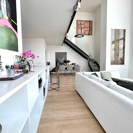 Penthouse With Stunning View Over 220 M2 Bed & Breakfast *