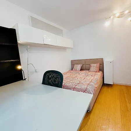 Maison 10 Couchages Avec 4 Proche De Forest National 布鲁塞尔