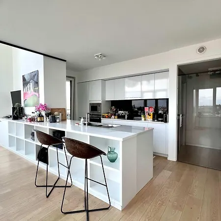 Penthouse With Stunning View Over 220 M2 Panzió *