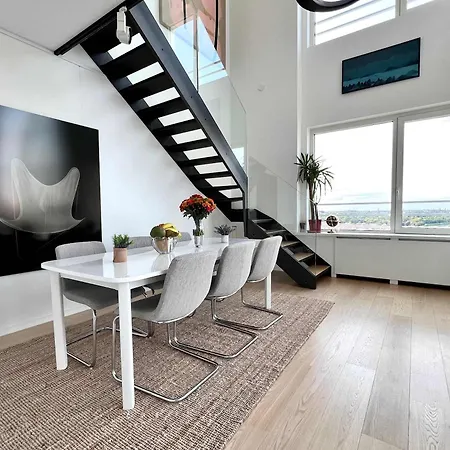 Penthouse With Stunning View Over 220 M2 Bed & Breakfast