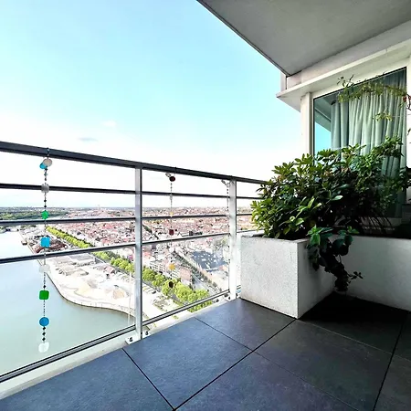 Penthouse With Stunning View Over 220 M2 Panzió Brüsszel