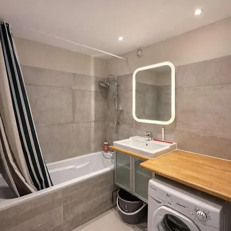 Apartamento Stylish In Eu District Stunning Views