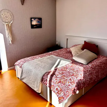 Cozy 1 Bedroom *