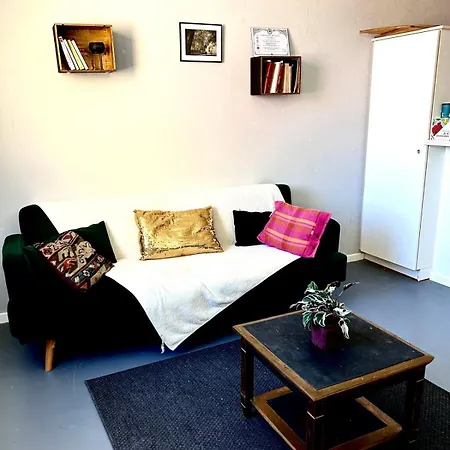 Cozy 1 Bedroom *