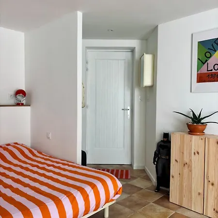 Cosy Furnished With Terrace 아파트 *
