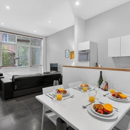 Stephanie By Reside Apartment