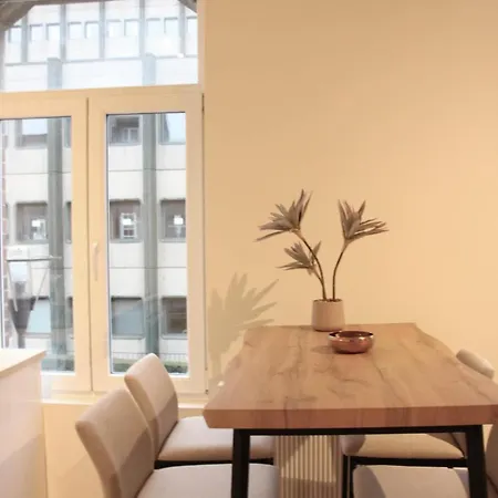 Moderne,5pers,acces Facile Au Centre,berchem * בריסל