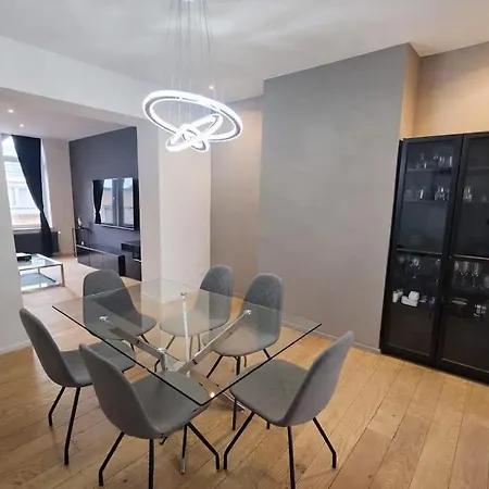 Luxury Triplex Stylish 2br In Appartement