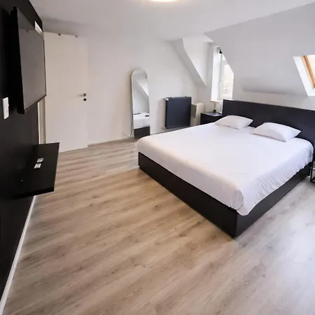 Luxury Triplex Stylish 2br In Bruxelles