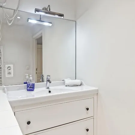 3 Bedroom Self Check In For 7 Брюссель