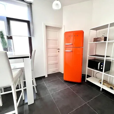 Lovely & Chic Haven In The Heart Close To Center For 2 With Balcony * 브뤼셀