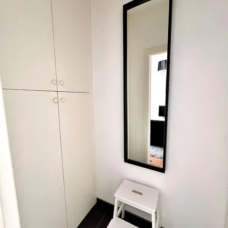 아파트 Lovely & Chic Haven In The Heart Close To Center For 2 With Balcony 브뤼셀