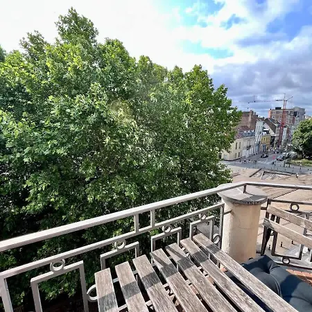 Chic Urban Heart Of The With Balcony Bryssel
