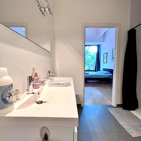 Bright Comfortable Loft In For 4 아파트 *