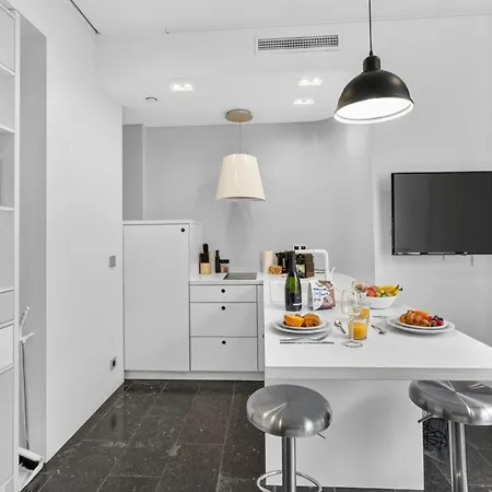 Stephanie By Reside Apartment