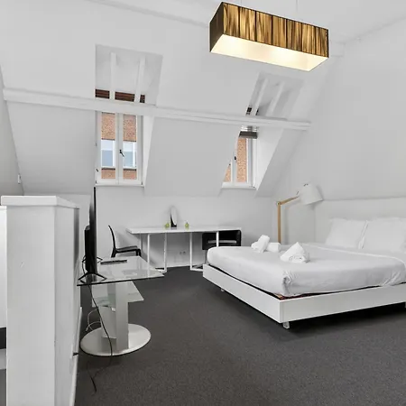 Stephanie By Reside Apartment *