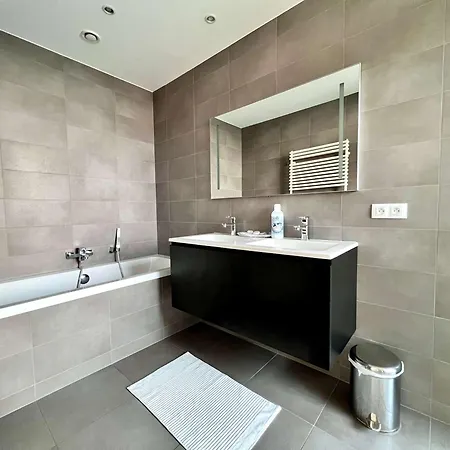 아파트 Skyline Retreat Penthouse In 220m Of Elegance 브뤼셀