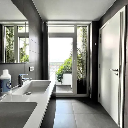 Skyline Retreat Penthouse In 220m Of Elegance * 브뤼셀