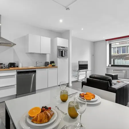 Stephanie By Reside Apartment *