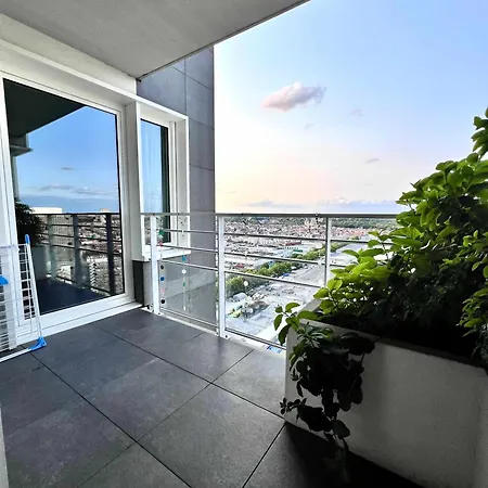 Skyline Retreat Penthouse In 220m Of Elegance * 브뤼셀