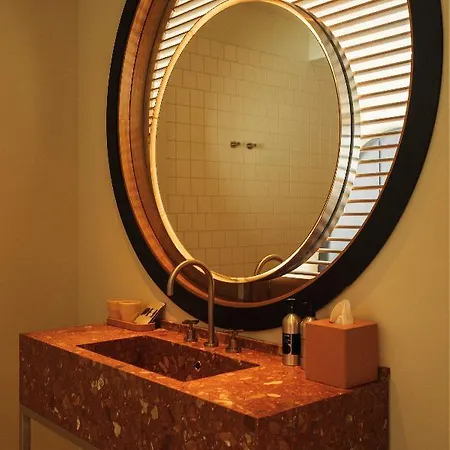 The Standard, 5*