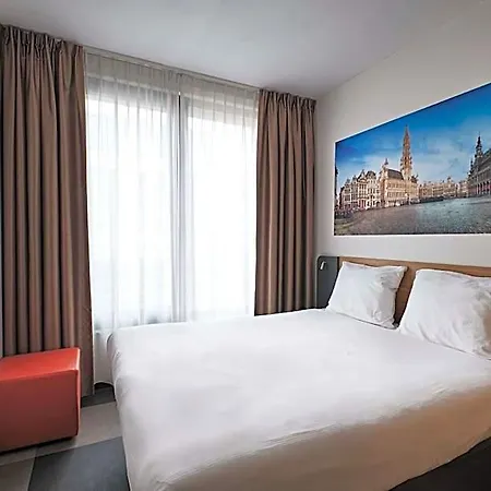 Easyhotel Centre 3*