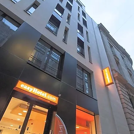 Hotel Easyhotel Centre 3*