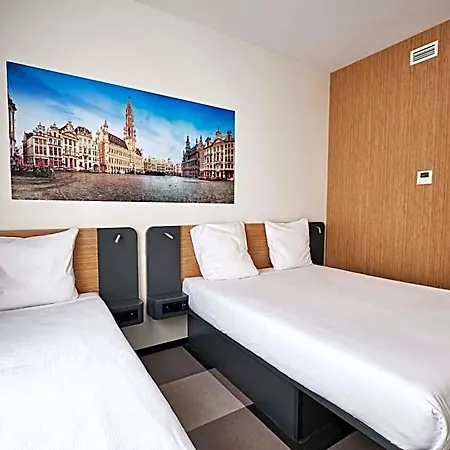 Easyhotel Centre Hotel
