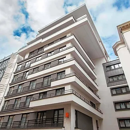 Adagio Access Europe 4*
