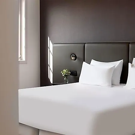 Nh Carrefour De L'europe Hotel 4*
