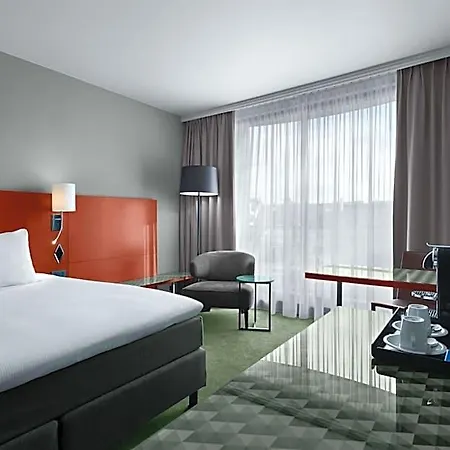 Отель Nh Eu Berlaymont 4*