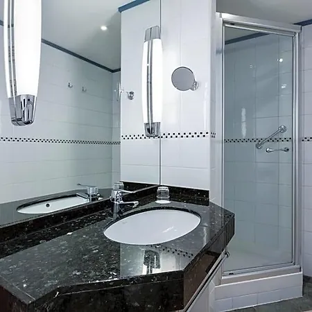 Nh Collection Centre Hotel 4*