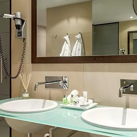 Hotel Nh Collection Centre 4*