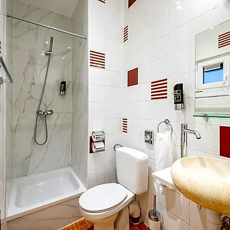 Hotel Barry 2*