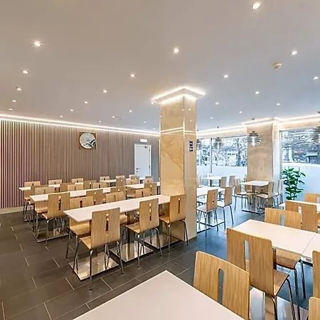 Hotel Barry