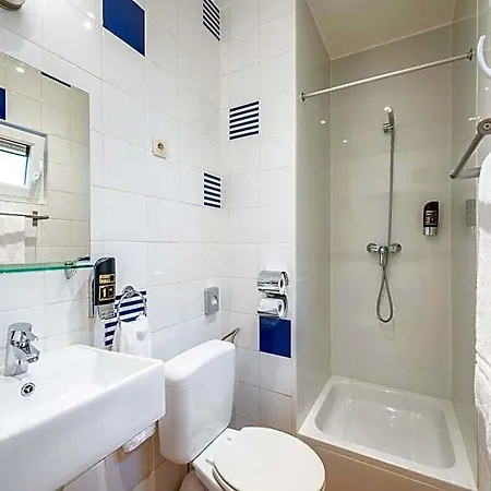 Barry Hotel 2*