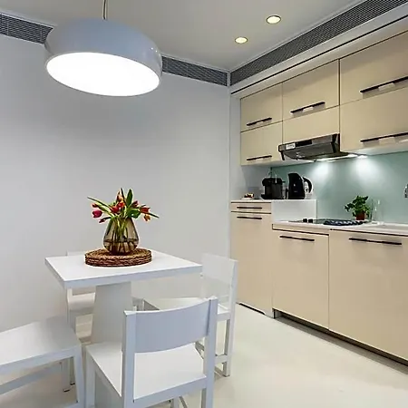 B-aparthotel Regent 4*