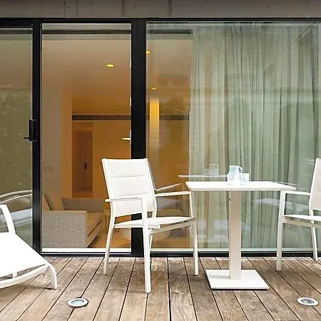 Aparthotel B-aparthotel Regent 4*