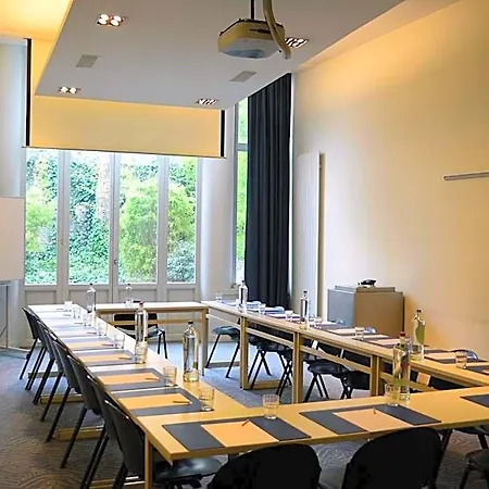 Hotel Du Congres 3*