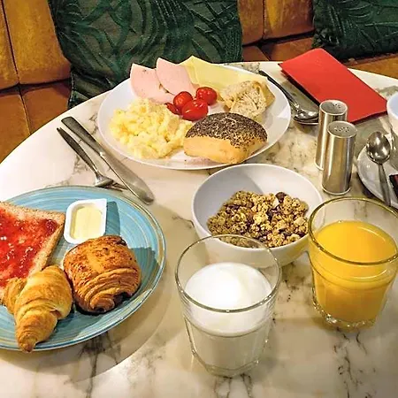 Dansaert Hotel 3*