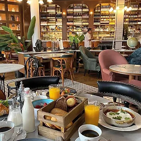 Craves Hotel