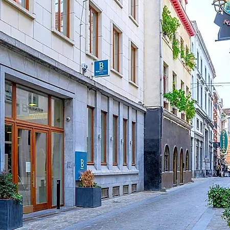 Apart-hotel B-aparthotel Grand Place 4*