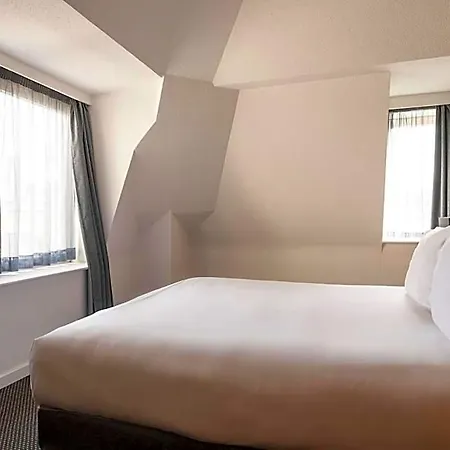 Aris Grand Place Hotel