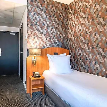 Aris Grand Place Hotel 3*