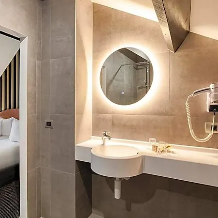 Hotel Aris Grand Place 3*