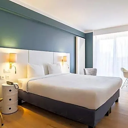 Louise Hotel 3*